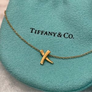 Tiffany & Co Graffiti X (kiss) pendant necklace 💛